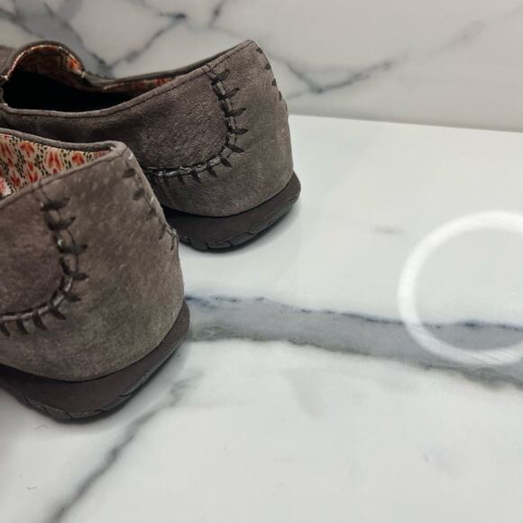 Skechers | Women's Brown Suede Memory Foam Comfort Slip-On Loafers Sz 7 - Picture 4 of 7